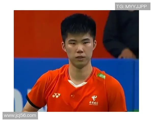 翁泓阳在羽毛球赛中遗憾止步首轮展现拼搏精神与未来潜力